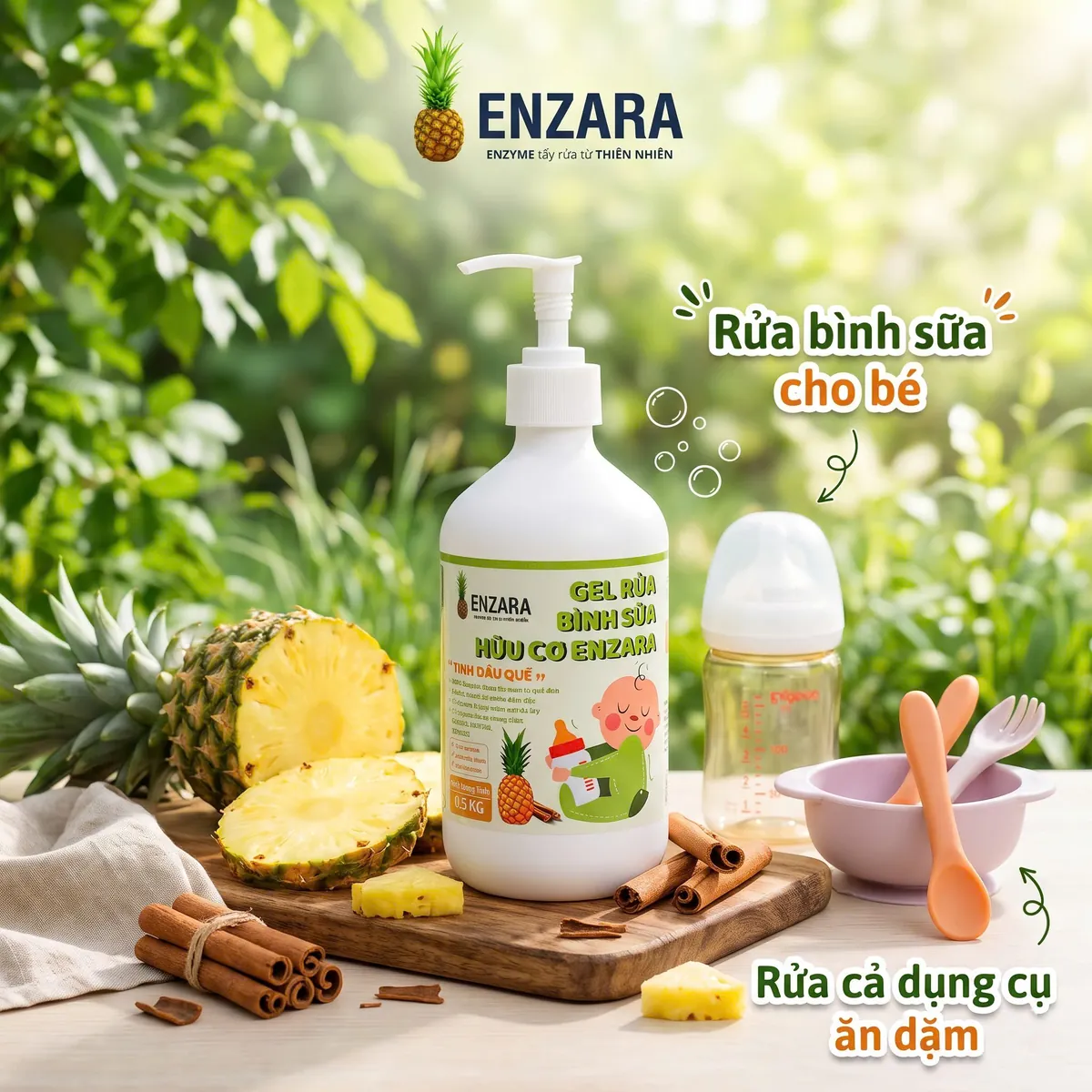 Gel rửa bình sữa ENZARA cạnh bình sữa và dụng cụ ăn dặm